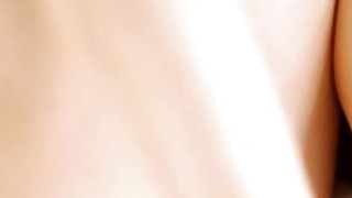 Anh chàng đeo kính và bạn gái đã đăng ký vào một chuỗi khách sạn và có khoảng thời gian vui vẻ. Anh ấy yêu cầu bạn gái mình mặc quần tất gợi cảm và thử nhiều tư thế khác nhau...