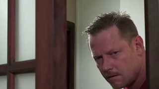 Anh chàng gầy gò đến khách sạn để quan hệ với cô gái đồng phục sinh viên ~ 69 bú cu rồi thúc mạnh, cuối cùng xuất tinh lên mặt...