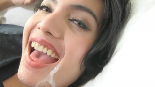 Trai tân buồi dài địt cùng lúc hai em gái ngành cực dâm