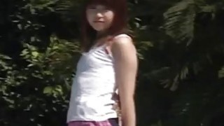 Cô gái năm hai thiếu kinh nghiệm chỉ có thể đẩy mạnh nó