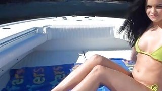 Anh xã mất vì tai nạn giao thông, người tình của con trai sống một mình được bố Chồng yêu an ủi