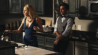 Cô em gái dễ dãi banh lồn cho người khác địt trong lần gặp đầu tiên