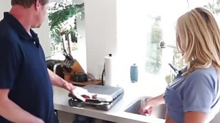 Hãy lộ mặt và thử tìm hiểu xem.