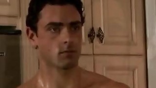 Xơi bé thỏ vú đẹp lồn chứa đầy tinh