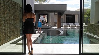 Bạn cứ yên tâm công tác còn vợ cứ để mình lo