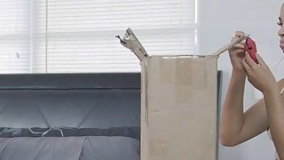 Hiếp dâm tập thể cô giáo trẻ Mitsuki Momota