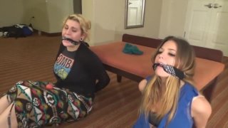 Bố dượng chuốc thuốc kích dục biến cô con gái riêng thành người tình