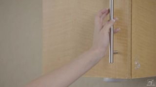 Ngửa lồn cho cậu em dưới quê bú đã cái nư