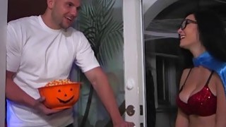 Bị nhỏ em kế nhún sml sau khi thua ván game với em ấy