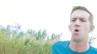 Mông béo ngồi trên mặt