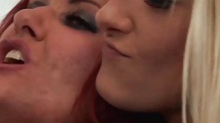 Bố sướng quá lỡ bắn tinh vào lồn con rồi