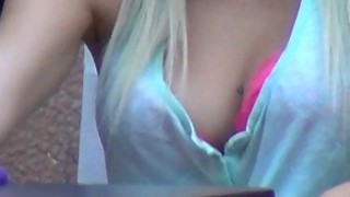 đưa 'dùi cui' vừa to vừa cứng vào âm đạo em gái