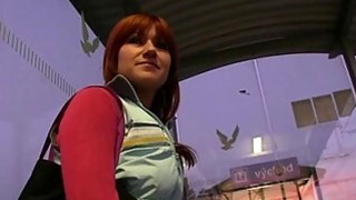 Người phụ nữ trưởng thành vẫn có chất lượng cao, có lẽ vì chồng cô ấy không thể thỏa mãn cô ấy