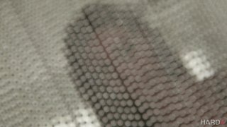 Chị gái bị nghiện sờ đầu vú vậy để thằng em trai này giúp chị