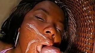 Ngực to, sinh viên nghệ thuật cao cấp