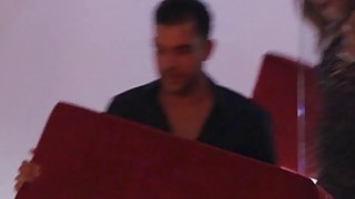 Quán karaoke mở cửa, phòng K kinh doanh có người mới, tiên nữ hậu 00s tuyệt nhất, vừa hát vừa tán tỉnh, thở hổn hển rung chuyển bầu trời