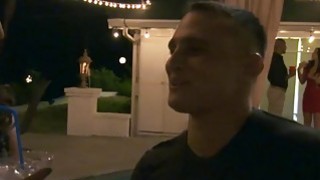 Tiểu Bảo hẹn hò trực tuyến với người mẫu xe đua hỗn hợp