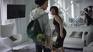 Học bài thế này bảo sao học sinh chăm chú thế