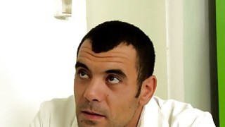 Bầu ngực em làm bao nhiêu tinh binh gục ngã