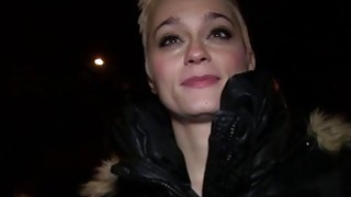 Vụng trộm với cấp dưới ngay bên cạnh chồng