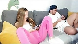 Chuyện tình với quản lý nữ là má đơn thân có cuộc sống cô đơn buồn tẻ