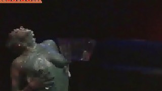 Đụ em nhân viên đến chơi nhà dáng mướt