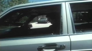 Phụ nữ lớn tuổi trong nước đẹp - Xem video HD đầy đủ