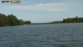 Chán chơi game, ông anh chuyển sang "chơi" em gái mình