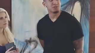 Chị dâu dáng nuột liếm cặc em trai yếu lòng