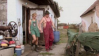 KATU-110 Ngực to x Mông to x Cô nàng hư hỏng thích tán tỉnh những bà vợ háo sắc Cô gái váy ngắn có mông to là một siêu hư hỏng!