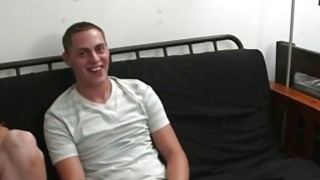 Cô gái dễ thương trong sáng, trong sáng và dễ thương