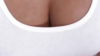 Ông chồng vô sinh, vợ yêu tâm sự với nhà sát bên khu phố tìm giải pháp và rồi …