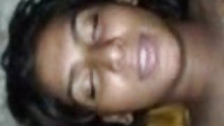 NTR-Trong lúc trả lời điện thoại của chồng, tôi đã thổi kèn cho bạn tình