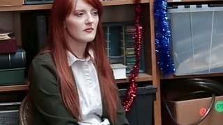 Trong phòng KTV, hai người đàn ông và hai người phụ nữ đang quan hệ tình dục