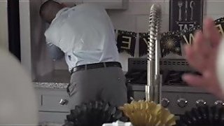 Em Ông chồng dâm tặc Trả bài bồn chứa tinh của anh trai khi ở nhà anh trai vì thất nghiệp