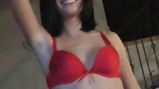 Cô giáo dạy bơi gạ tình thanh niên trẻ