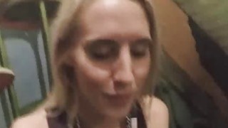 Qua nhà phàn nàn gã nhà đối diện ghê tởm vì tiếng phim sex quá to và cái kết