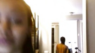 Em trai bắt quả tang chị gái thủ dâm sau khi chia tay anh người yêu trở về quê