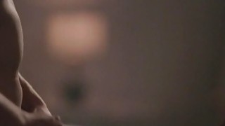 Sự cám dỗ tuyệt vời của người đẹp nhỏ nhắn với bộ ngực đẹp, bộ ngực cương cứng lớn của cô ấy thật quyến rũ và thân hình hoàn hảo, cô bé sạch sẽ của cô ấy nghe theo chỉ dẫn của người bạn sói để thể hiện nhiều thứ khác nhau, và cô ấy đưa mông ra để quyến rũ người bạn sói quan hệ tình dục với cô ấy!