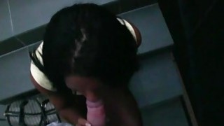 Đã có bạn gái còn lăng nhăng, thanh niên bị dạy một "bài học" nhớ đời