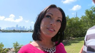 Gái bán dâm thỏa mãn cơn nứng lồn cùng con cặc cứng