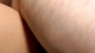 Em nhân viên bán đồ lót nữ nhưng chỉ tiếp cận khách nam đã có bà xã để bán