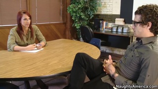 Chị cấp trên khó tính ở công ty và cái kết đẹp cho cậu nhân viên bị ức hiếp