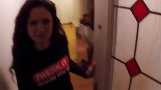 An ủi em đồng nghiệp xinh đẹp để được húp lồn