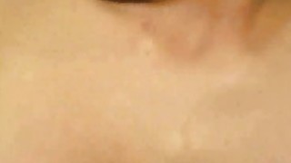 Cô giáo an ủi cậu học trò có thành tích kém bằng mầy trò nghịch ngợm