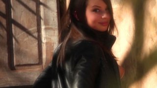 #Cảm giác thật tuyệt khi bước vào ban công từ phía sau~