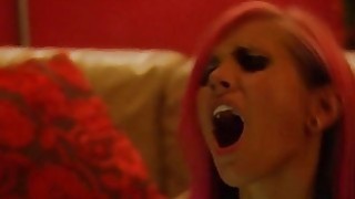 Anh em tốt nên quan hệ với chị dâu và cảnh đổi vợ 4P trong KTV