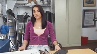 Học trò sử dụng điện thoại thôi miên cô giáo thực tập