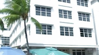 Hiếp dâm tập thể hai mẹ con vú to lồn không lông