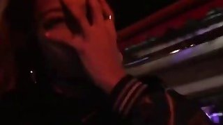 Em nhân viên giao dương vật và vị khách cò thượng đế